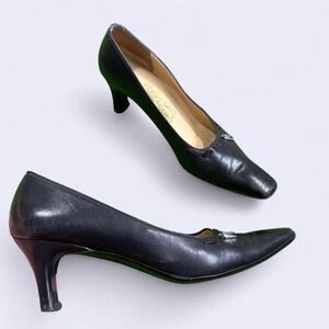 Salvatore Ferragamo Women 8 Narrow Classic Closed Toe Kitten Heel Leather Pump